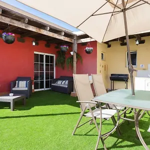 Blanca Tenerife - Private - Terrace And Bbq, 5 Minutes From The And Airport Habitación en casa particular San Isidro (Tenerife)